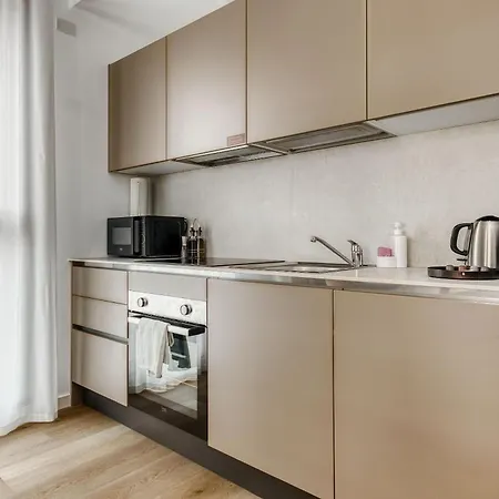 Limehome Park Towers *