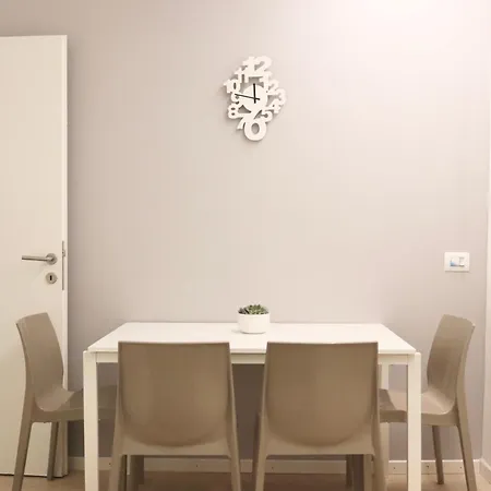 Tiny Attic, Corso Buenosaires, 6min To Duomo 3* 밀라노