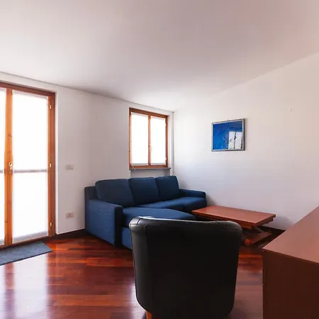 Apartment Youhosty - Loreto 1 Bedroom Milan