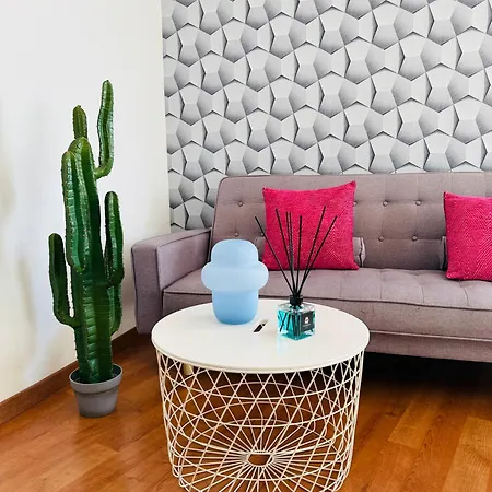 Apartment Comecasa 2 Bedrooms 5 Min Walk From Duomo Milan