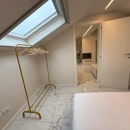 Attico Elegante Con 2 E 2 Bagni In Centro Apartament *