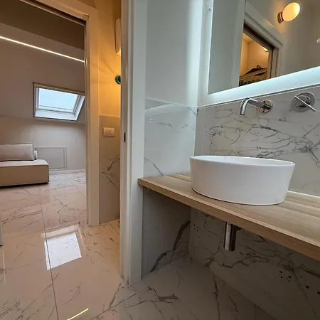 Attico Elegante Con 2 E 2 Bagni In Centro Apartament *