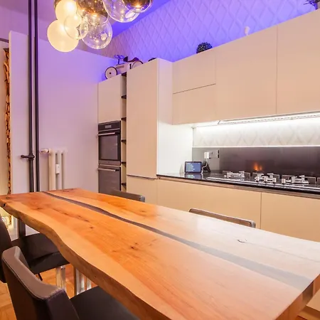 아파트 Boutique Con Cortile-design&fashion District *