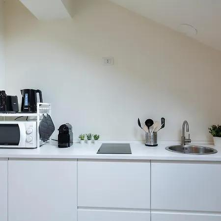 Bright Attic M4 - 2 Bedrooms Milan