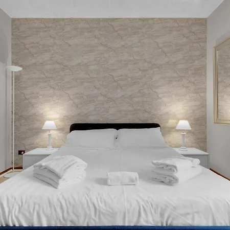 The House Of Via Muratori 11 *