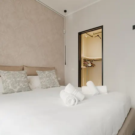 Apartament Conciliazione-cadorna - Ampio Trilocale Di Design