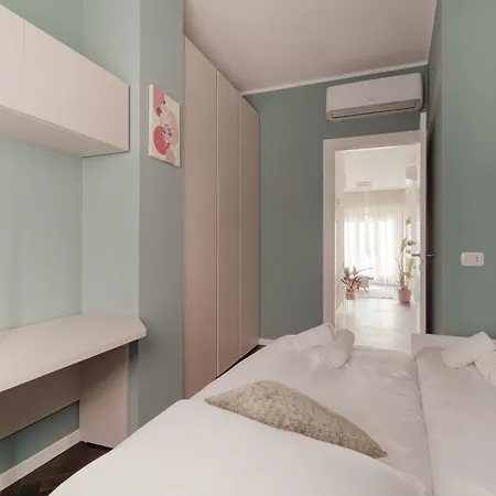 Conciliazione-cadorna - Ampio Trilocale Di Design Milão