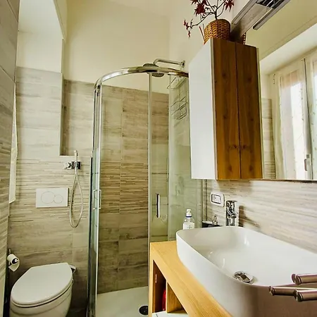 Apartment Tolstoi 83 *