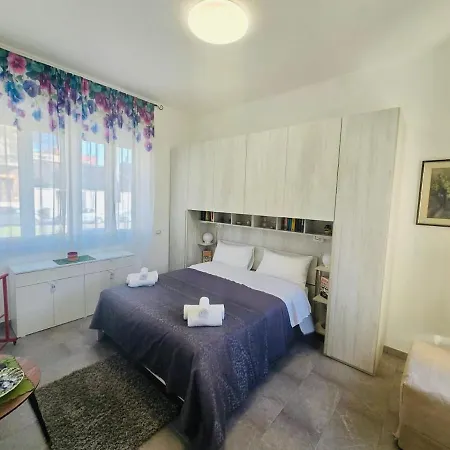 Tolstoi 83 Apartment