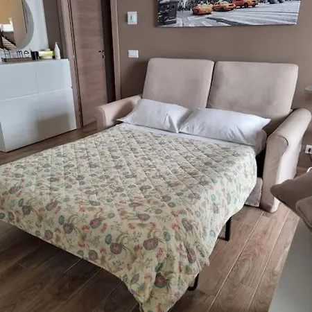 Апартаменты Lambrate Charming Vicino A Aeroporto Linate Metro4 E Ospedale San Raffaele *