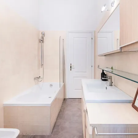Apartment Easylife - Magnificent Splendid Sant'ambrogio *