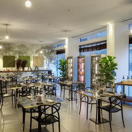 Doubletree By Hilton Hotel 4*