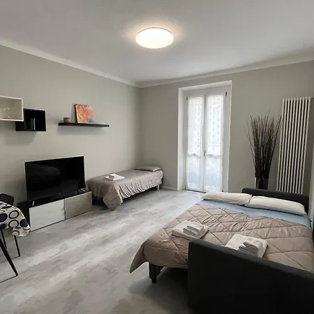 Giacomino Station Apartman *