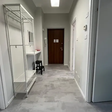 Apartment Giacomino Station Milan