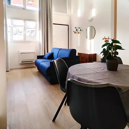 Apartment Fantastic Loft Famagosta Parkingnetflix