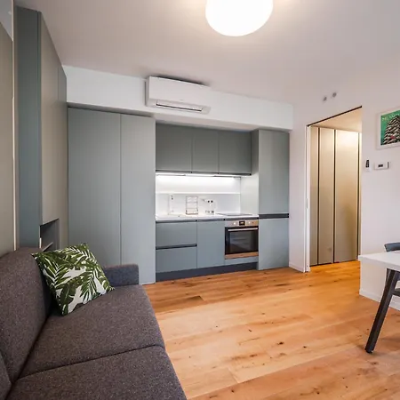 Navigli Cozy Design With Balcony Milaan