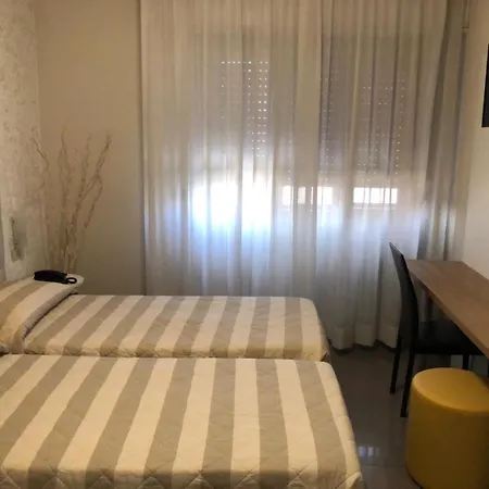 New H Marte 81 Milán