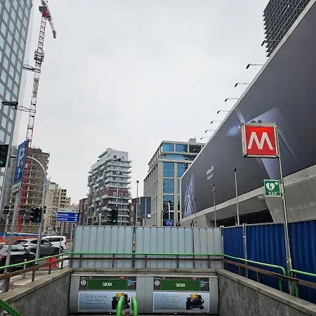 Bilocale Moderno Isola-garibaldi, 4 Posti, Wifi Veloce, Metro A 2 Minuti Apartmán *