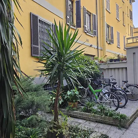 Apartment Comfortable Flat Inside Isola And Garibaldi District