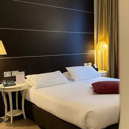 Townhouse 33 Hotel