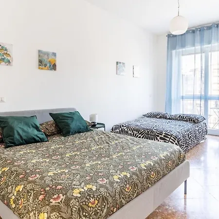 Duomo-navigli - Two Bedrooms & Terrace With Wi-fi Милан