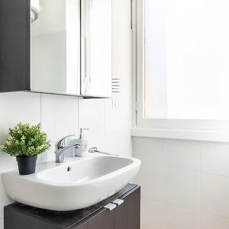 Duomo-navigli - Two Bedrooms & Terrace With Wi-fi *