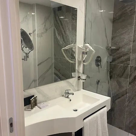 Otel Jr Bocconi Milano