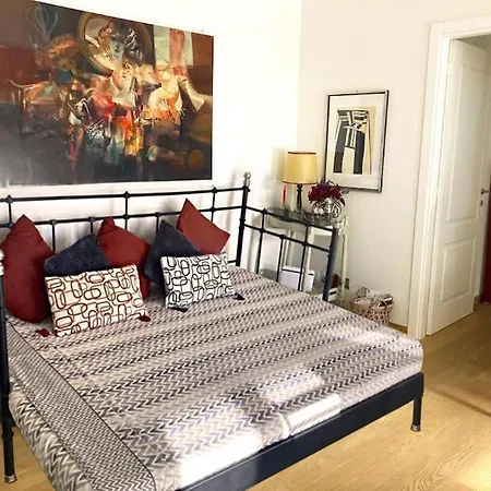 Artistic Park Apartment Milan