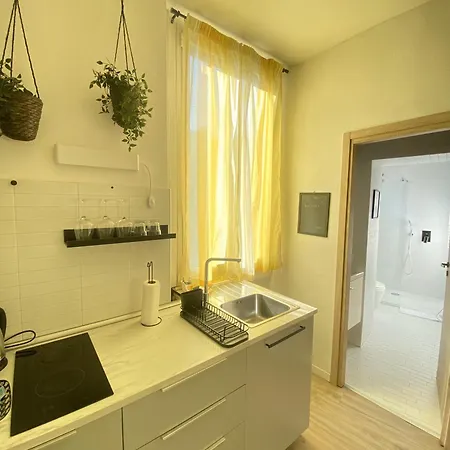 Bright 21 Station * Milano