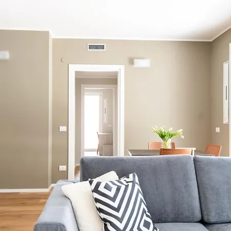 Living With Terrace & Garage By Ndp Rent *