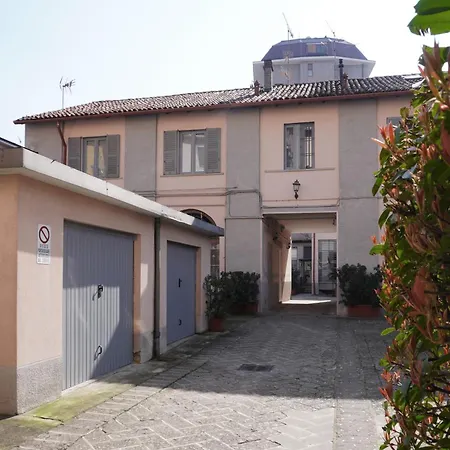 Newly Renovated Two-room * Milan