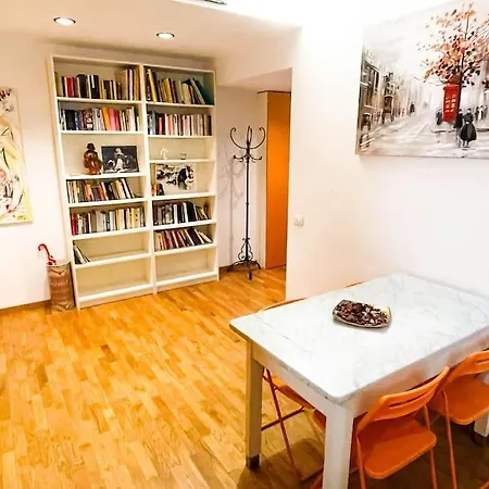 Life - Charming Joie De Vivre Apartment Milan