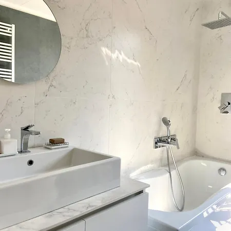 Modern With - Gym And Pool Milan