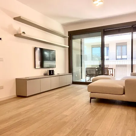 Modern With - Gym And Pool