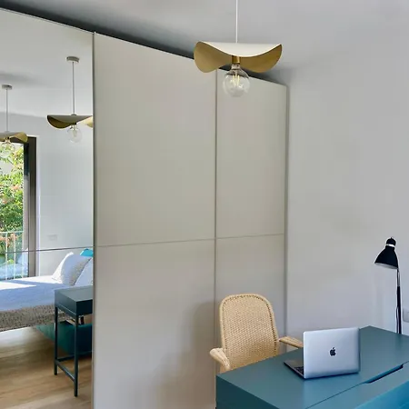 Modern With - Gym And Pool *