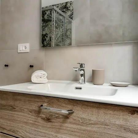 Joivy Beautiful And Modern With 2 Balconies Milán