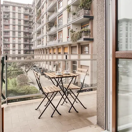 Apartment Joivy Beautiful And Modern With 2 Balconies Milan