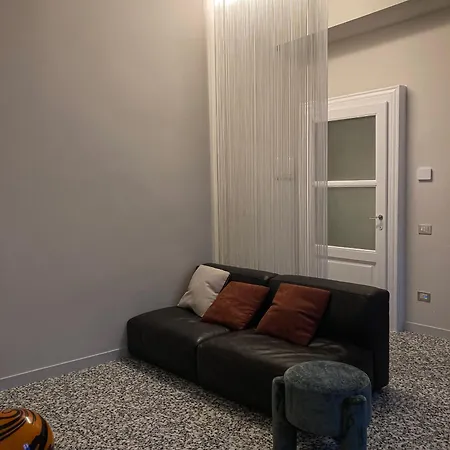 Newly Renovated Two-room Apartment