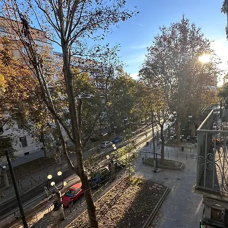 Stylish Apartment In Arco Della Pace