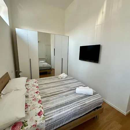 Apartment Ermes Anacreonte Milan