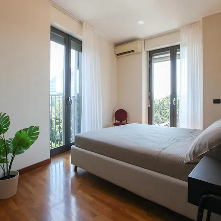 Apartament Luminoso Con Ampio Terrazzo A 10 Minuti Dalla Metro Mediolan