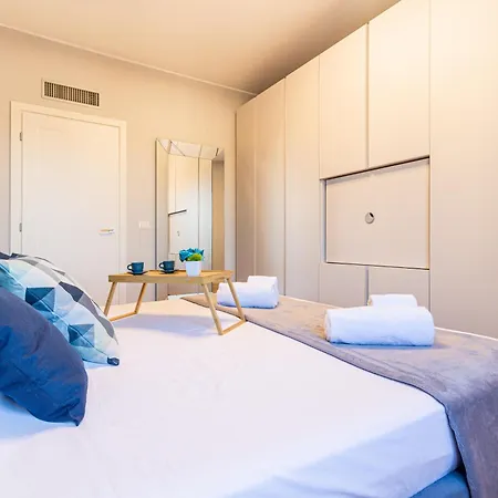 Palmanova 125 Bright Apartment Milan