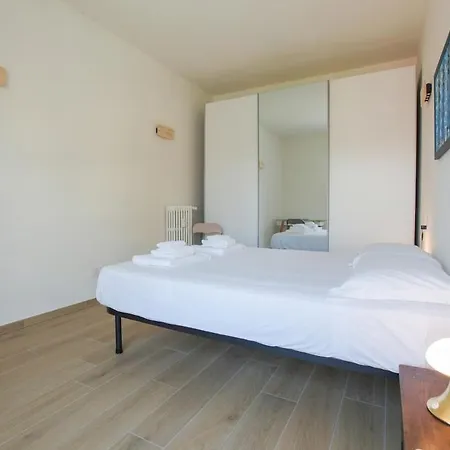 Elegante A 300 M Dalla Metro Zara