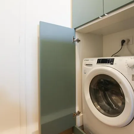 Elegante A 300 M Dalla Metro Zara *