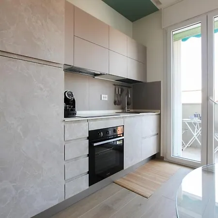 公寓 Elegante A 300 M Dalla Metro Zara