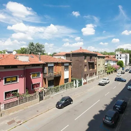 公寓 Elegante A 300 M Dalla Metro Zara 米兰