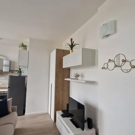 Cozy Flat In Famagosta Area Near The Unipol Forum Di Assago