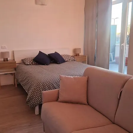 Cozy Flat For Vacation& Business In Famagosta Area Appartamento