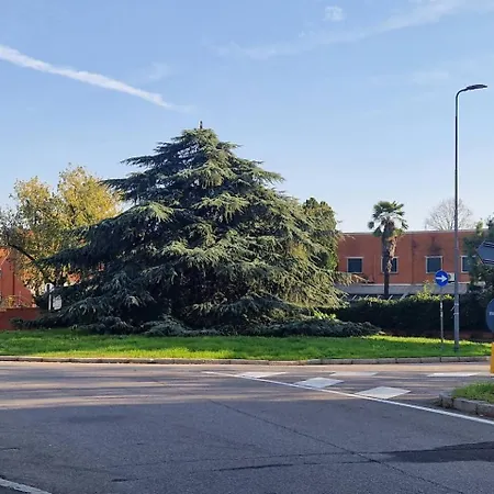 Cozy Flat In Famagosta Area Near Unipol Forum Di Assago