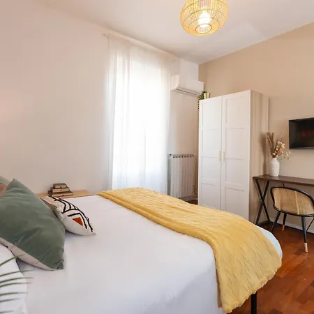 Apartment The Floral Haven - Near M3 Milan